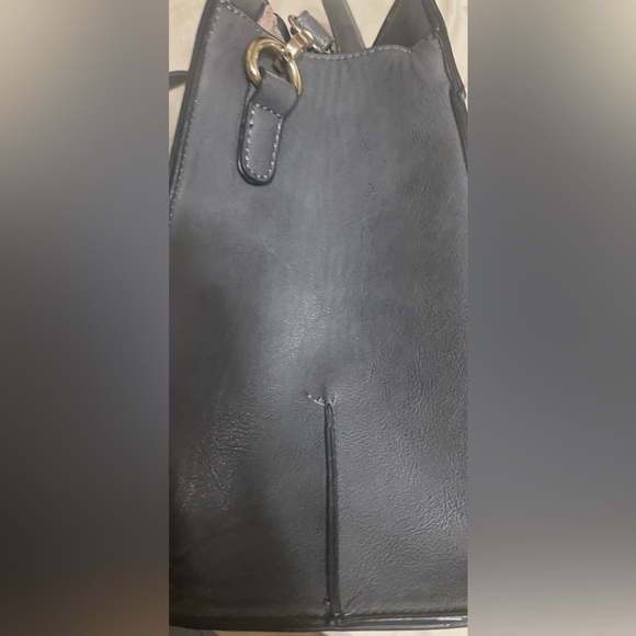 Dasein Purse . Grey. Perfect shape with coin purse. - Picture 8 of 12
